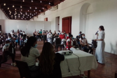 FOTO-CHARLA-JOVENES
